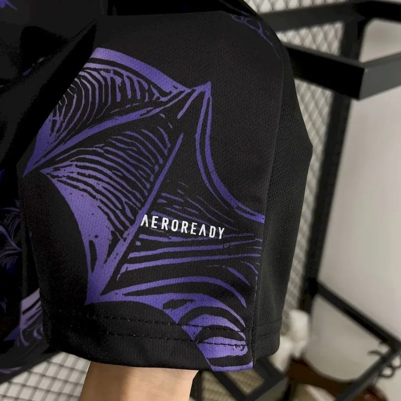 Édition spéciale violette du Real Madrid 2024-25