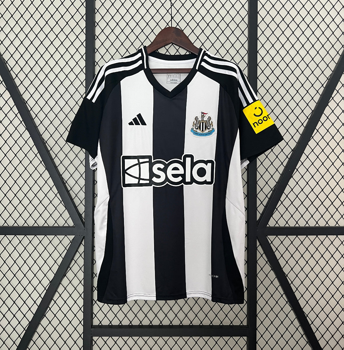 Newcastle United Retro Shirt 2024-25 – Fútbol Club Vintage