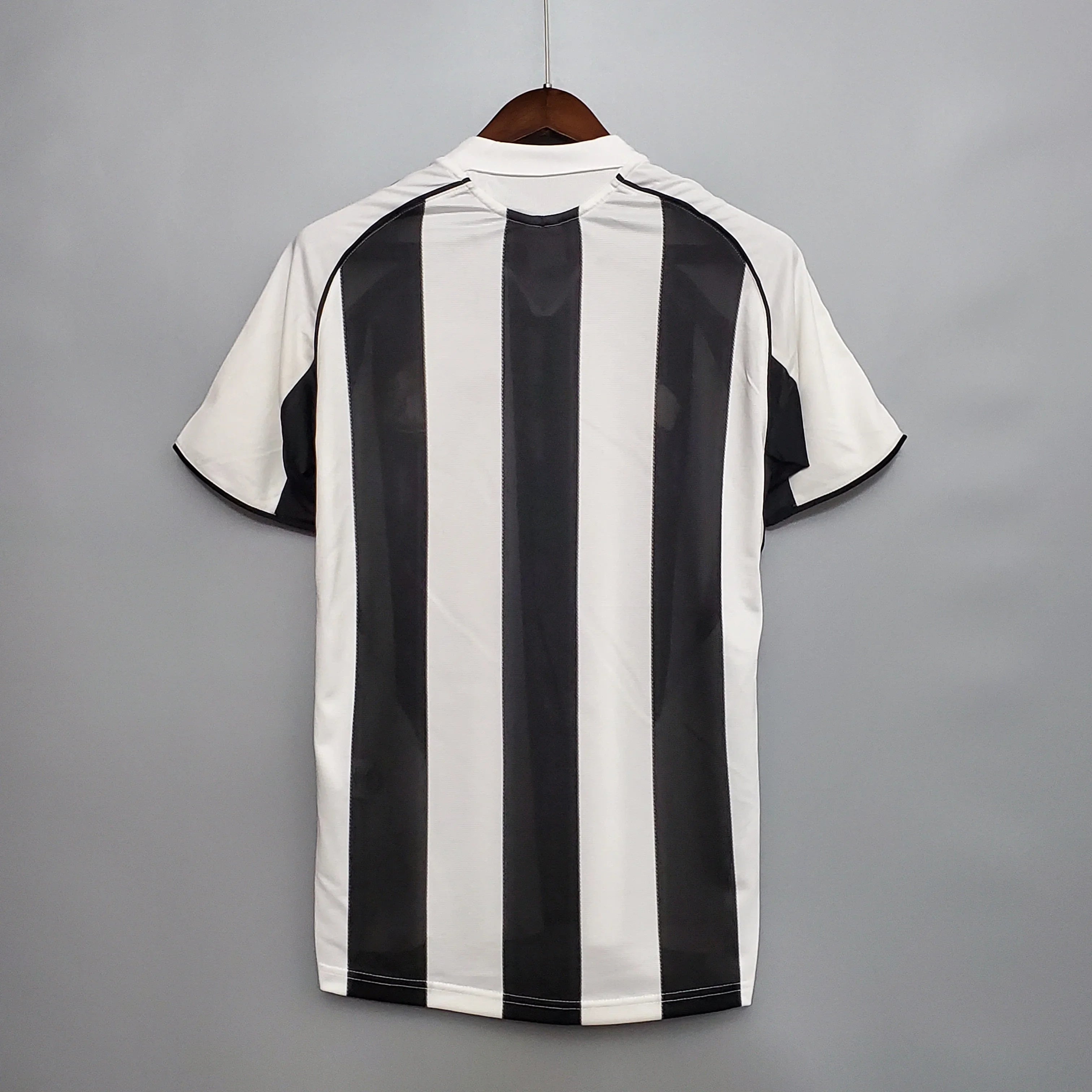 Newcastle United 2005-06 Retro Shirt – Fútbol Club Vintage