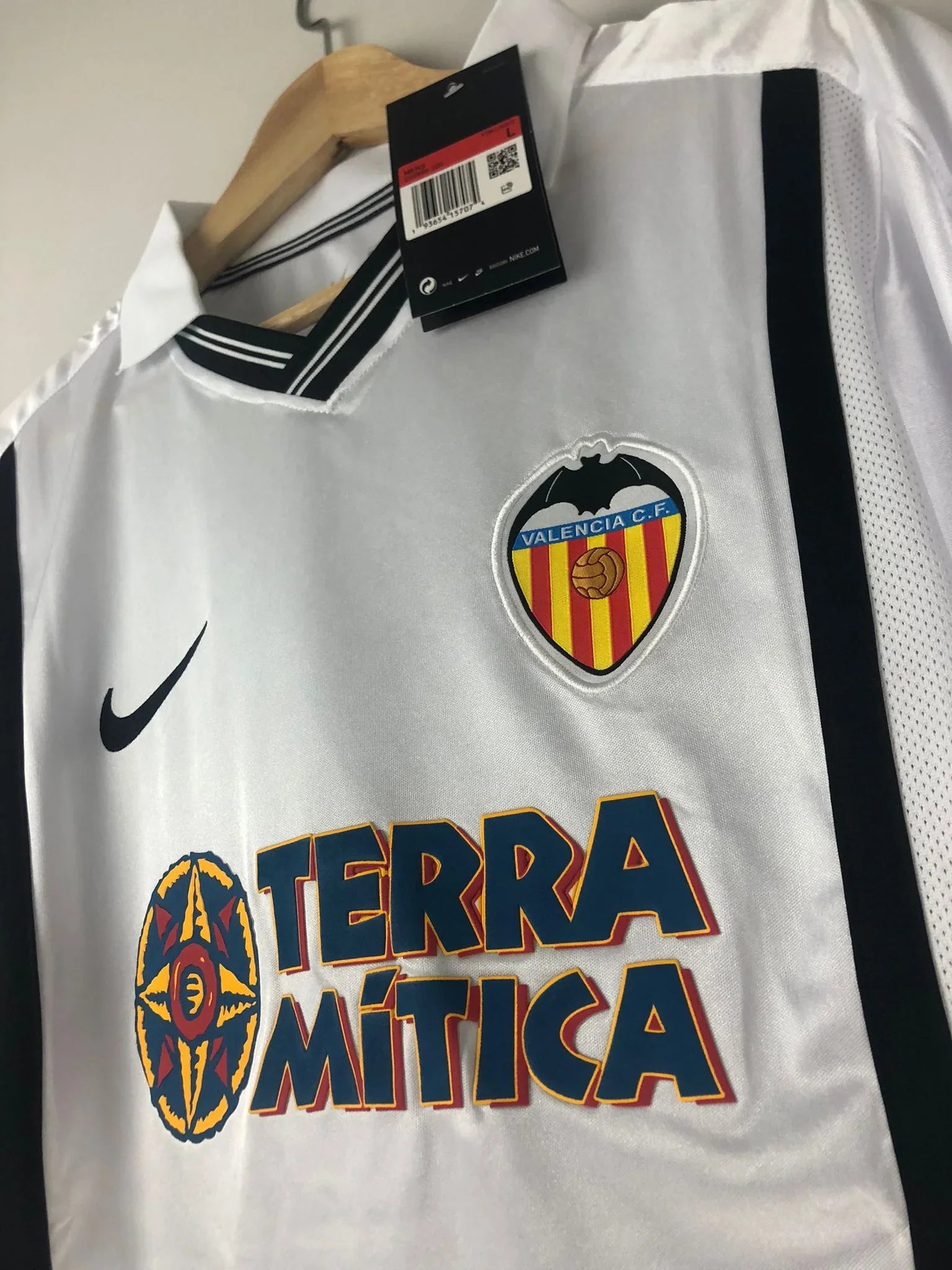 Valencia CF 2001–02 AIMAR Classic Jersey | Retro | Highest Quality