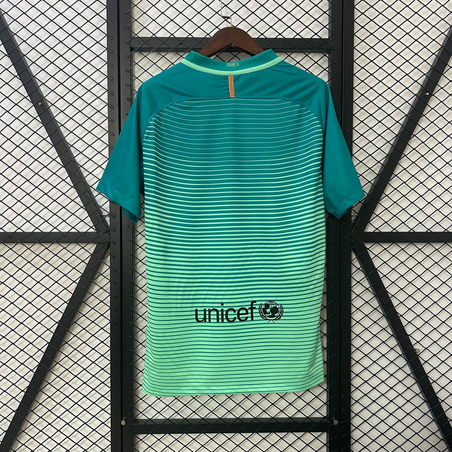 Camiseta Retro FC Barcelona Visitante (3ª) 2016-17