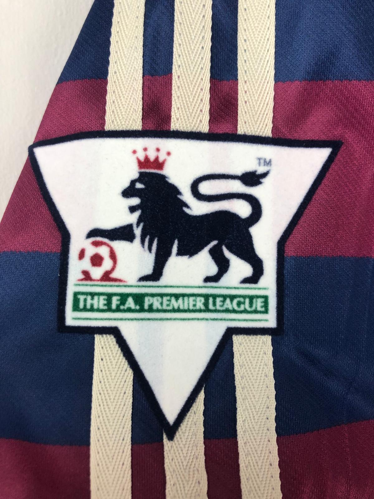 Retro Ginola Newcastle United FC Away Jersey 1995-96