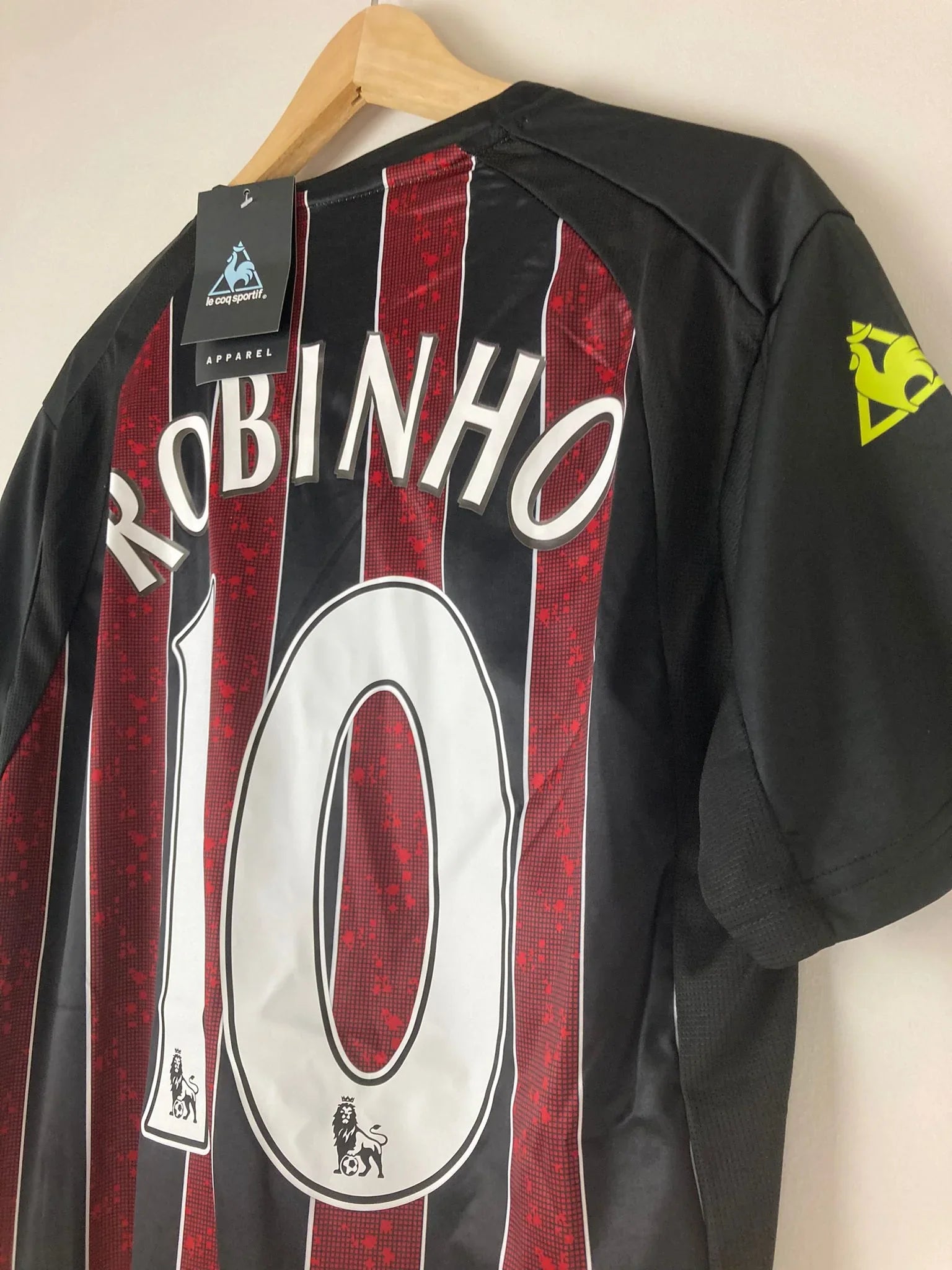 Classic Manchester City Away Shirt 2008–09 ROBINHO #10 | Retro