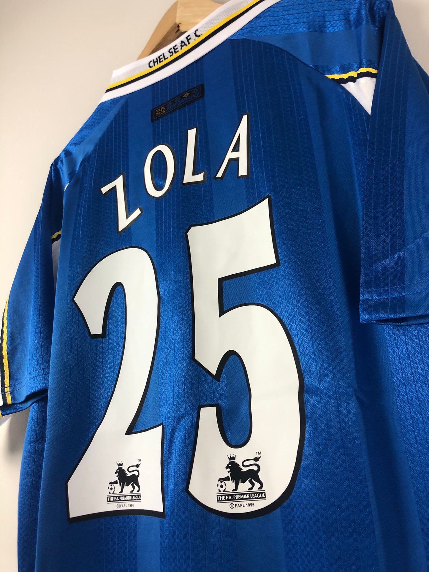 Classic Zola Chelsea FC Jersey 1997-99