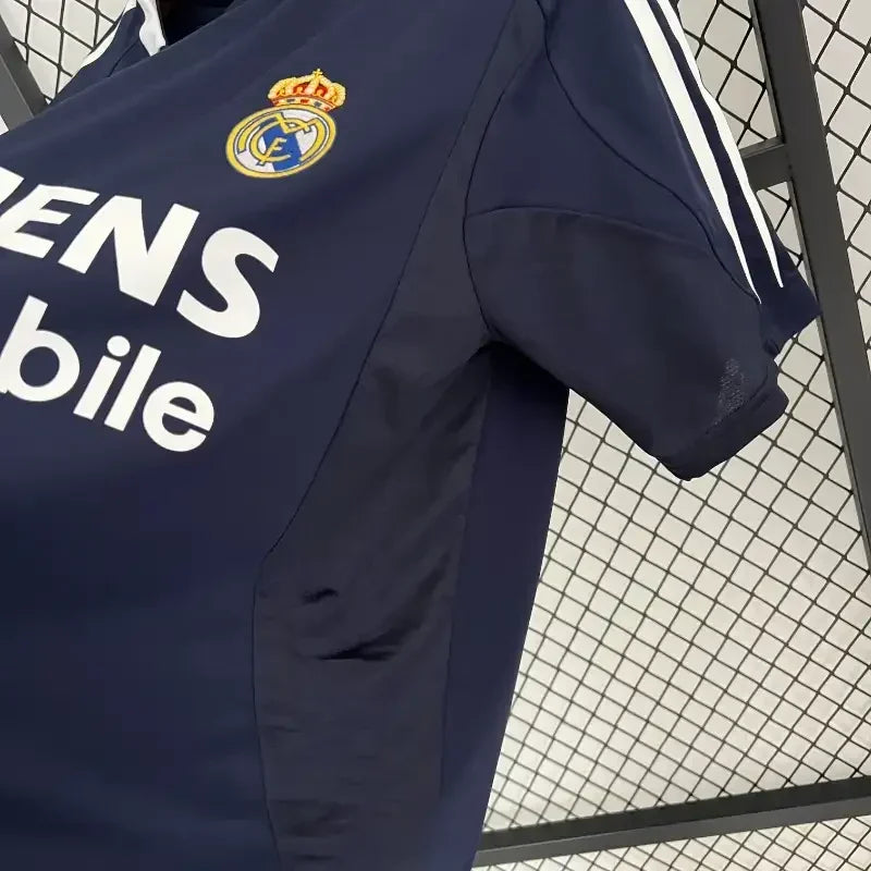 Real Madrid Away Retro Shirt 2004-05 – Fútbol Club Vintage Real Madrid Away Retro Shirt 2004-05 – Fútbol Club Vintage