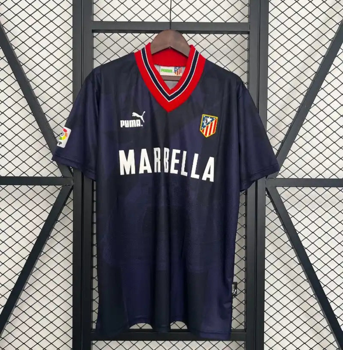 Maillot rétro du Club Atlético de Madrid, extérieur, 1995-96