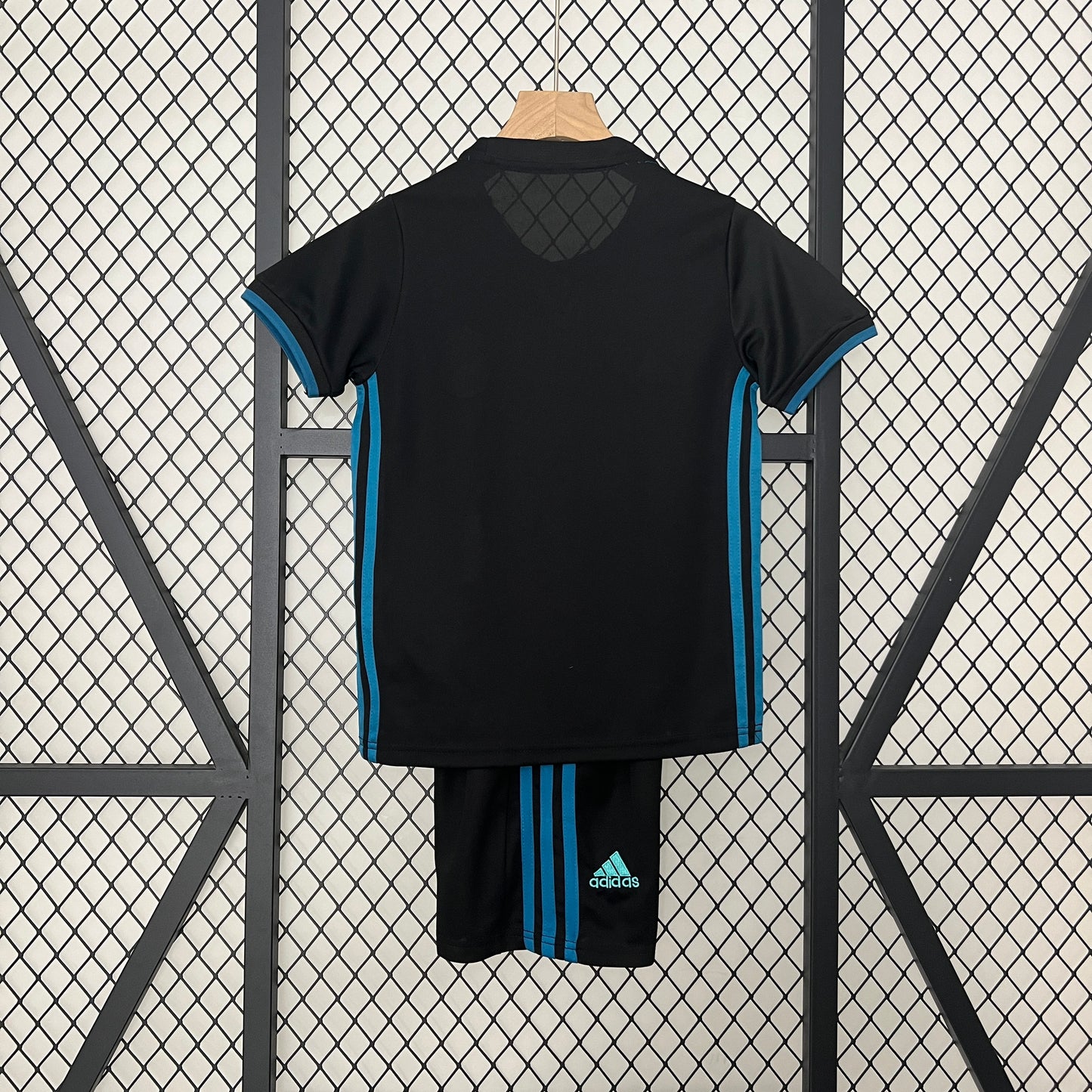 Retro Real Madrid Away Kids 2017-18