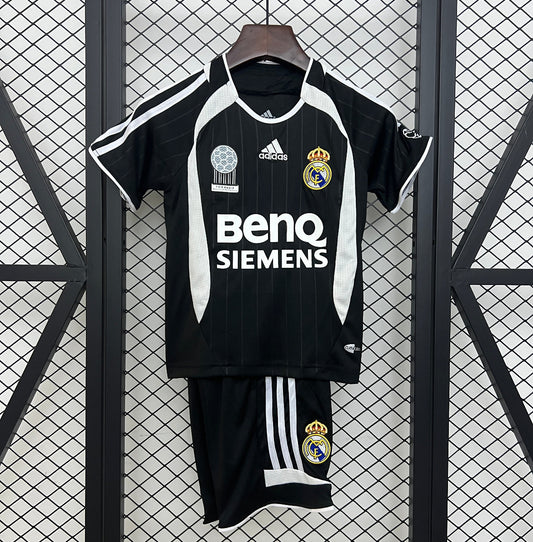 Retro Real Madrid Niños Visitante 2006-07