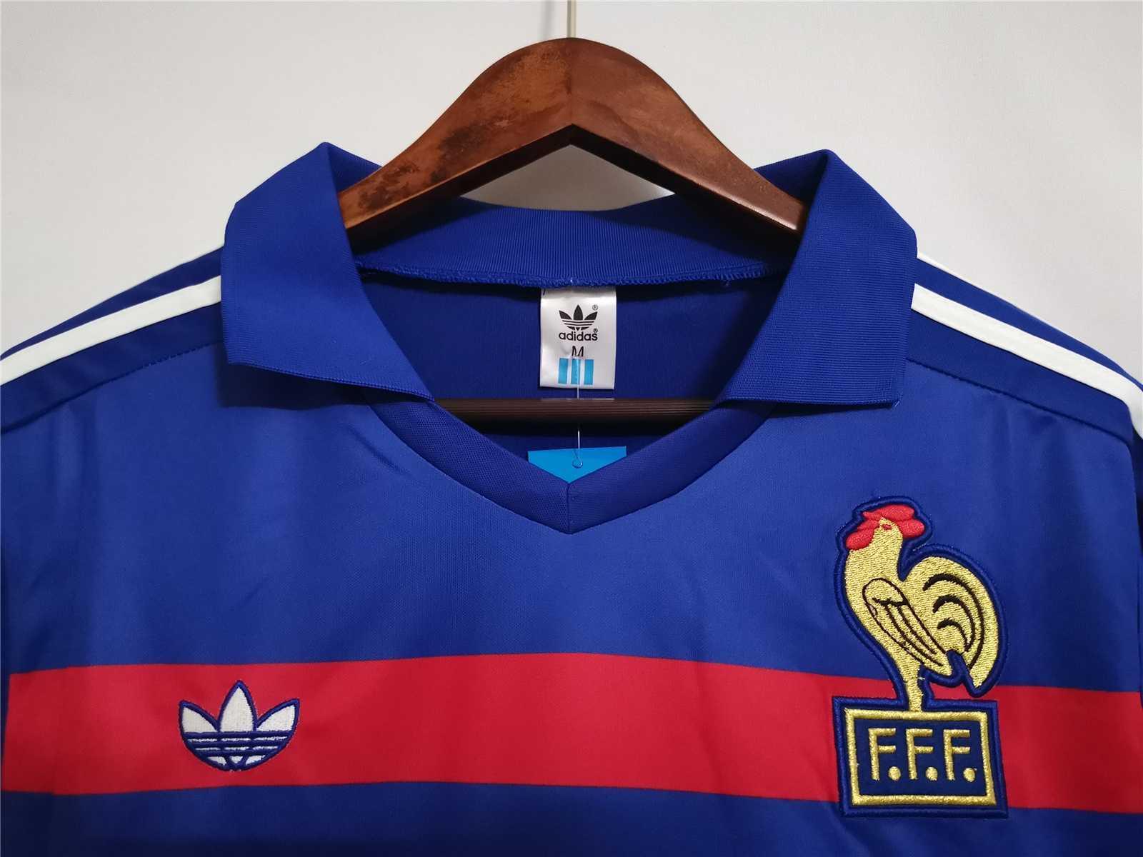 Platini France Away 1984 – Football Club Vintage – Fútbol Club Vintage