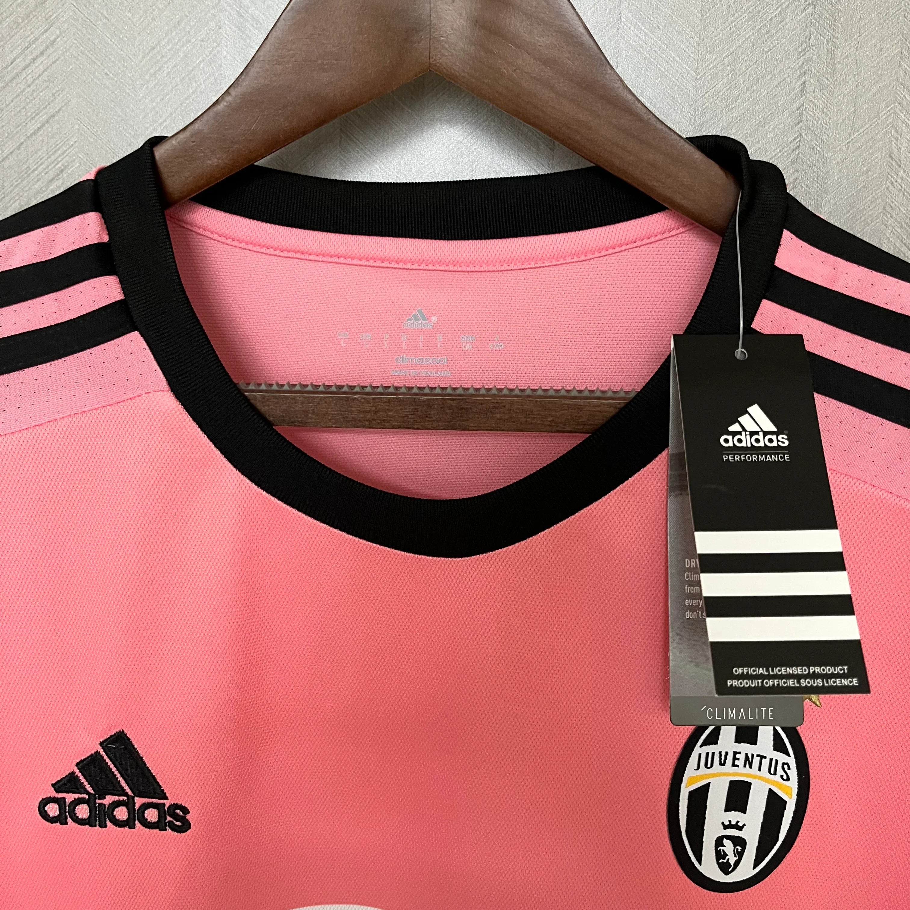 Juventus Turin Away 2015-16 – Fútbol Club Vintage