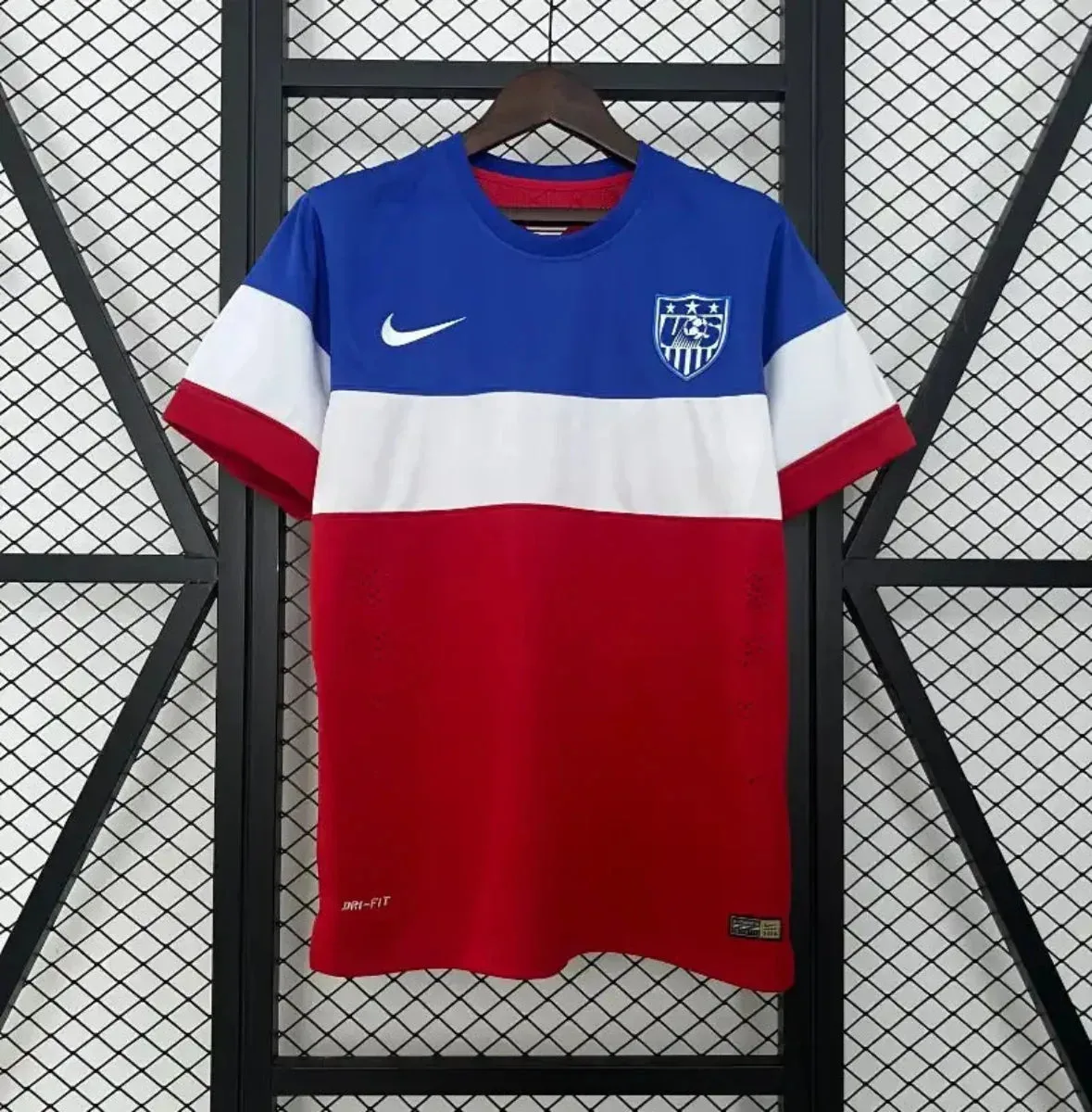 images Camiseta retro USA Visitante 2004 - Fútbol Club Vintage