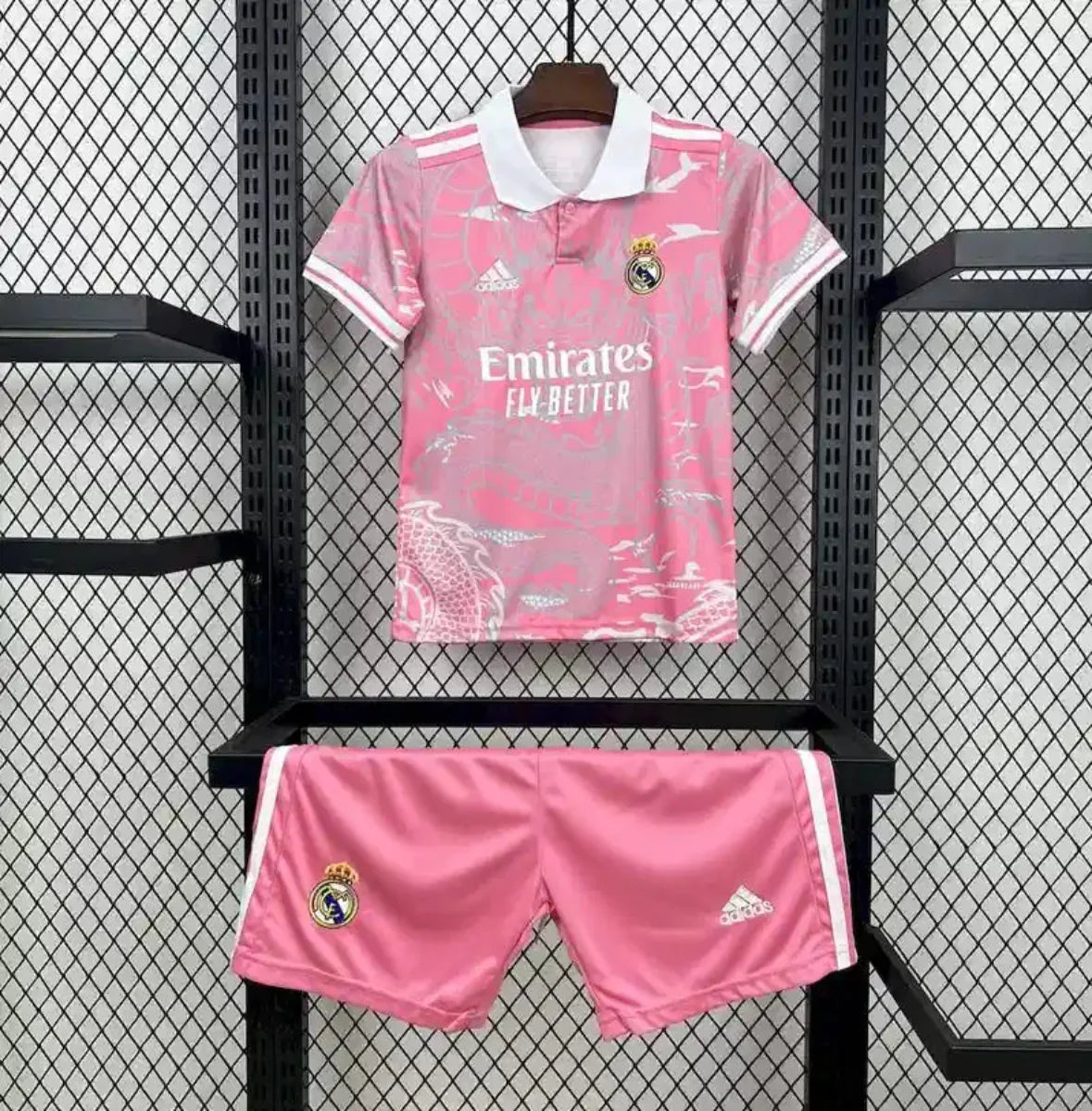 images Real Madrid Niños Edición Especial Pink 2024-25 - Fútbol Club Vintage