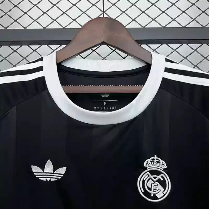 Camiseta Real Madrid Edición Especial Negra 2025-26 - Fútbol Club Vintage