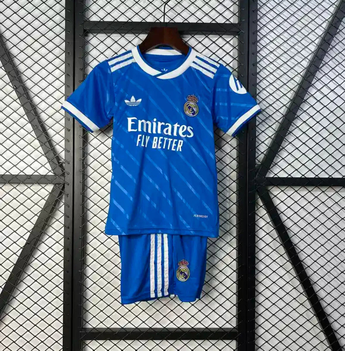 images Real Madrid Niños Visitante (3ª) 2025-26 - Fútbol Club Vintage