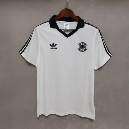 Matthäus Alemania 1980 - Fútbol Club Vintage