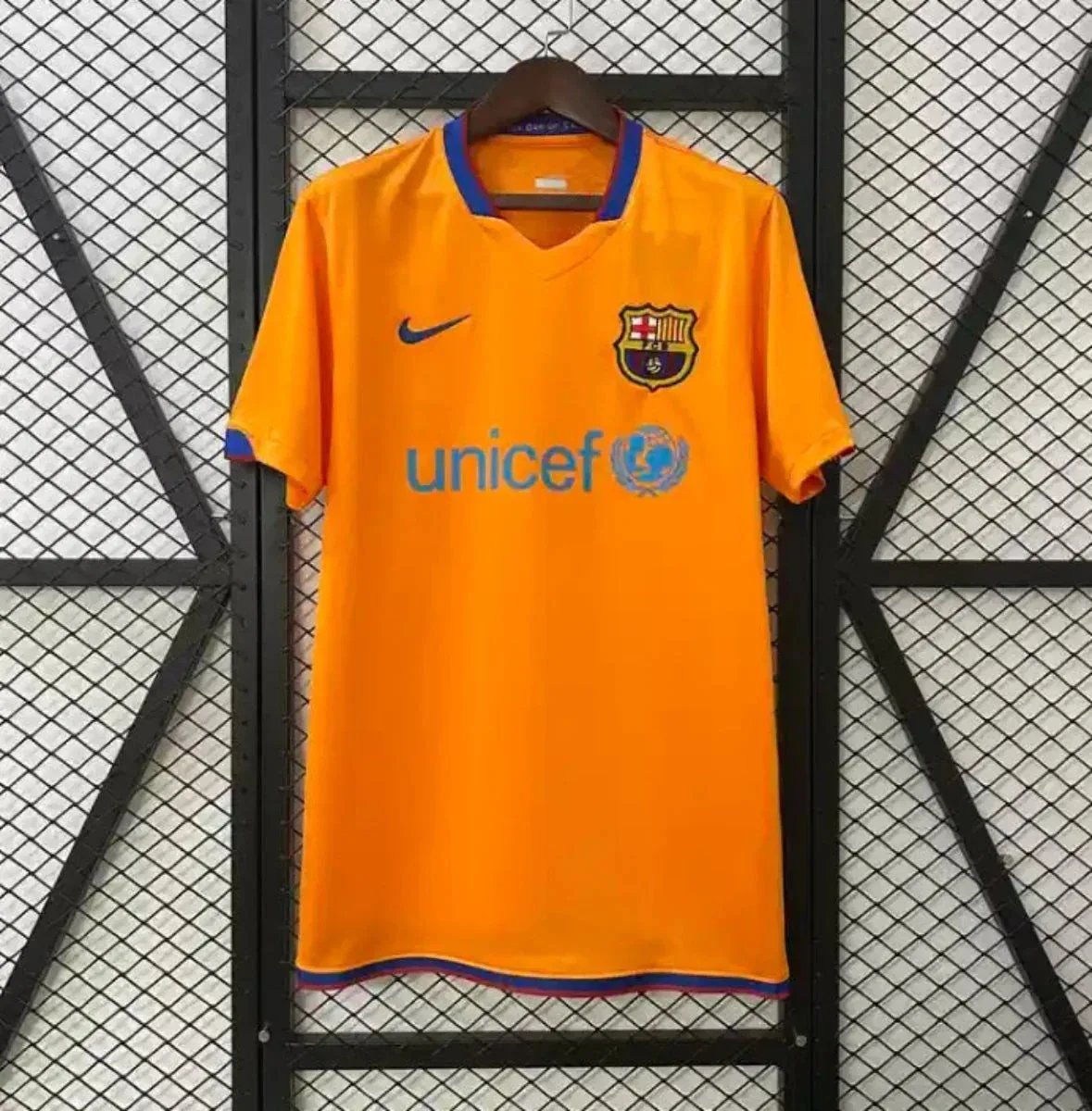 images Camiseta Retro Barcelona Visitante 2006-07 - Fútbol Club Vintage