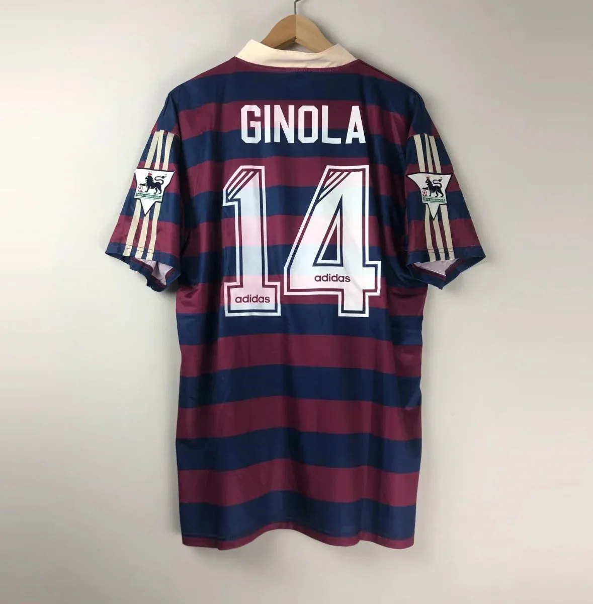 images Camiseta Retro Ginola Newcastle United FC Visitante 1995-96 - Fútbol Club Vintage