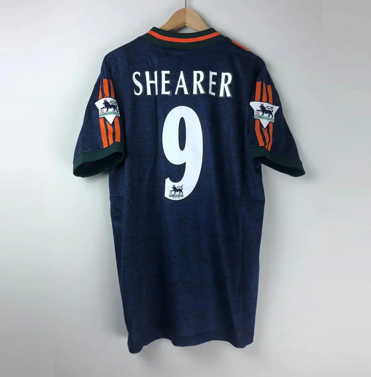 images Camiseta Retro Shearer Newcastle Visitante 1997-98 - Fútbol Club Vintage