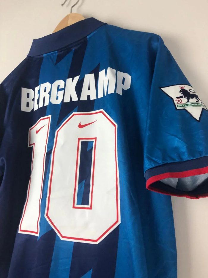 Camiseta Bergkamp Arsenal FC Visitante 1995-96 Retro - Fútbol Club Vintage