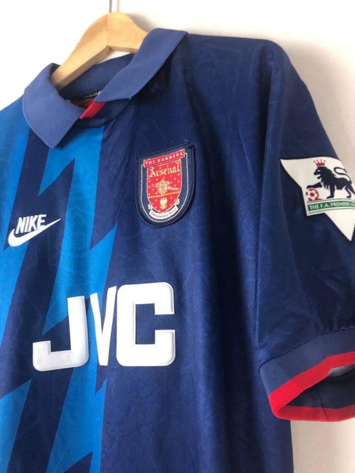 Camiseta Bergkamp Arsenal FC Visitante 1995-96 Retro - Fútbol Club Vintage