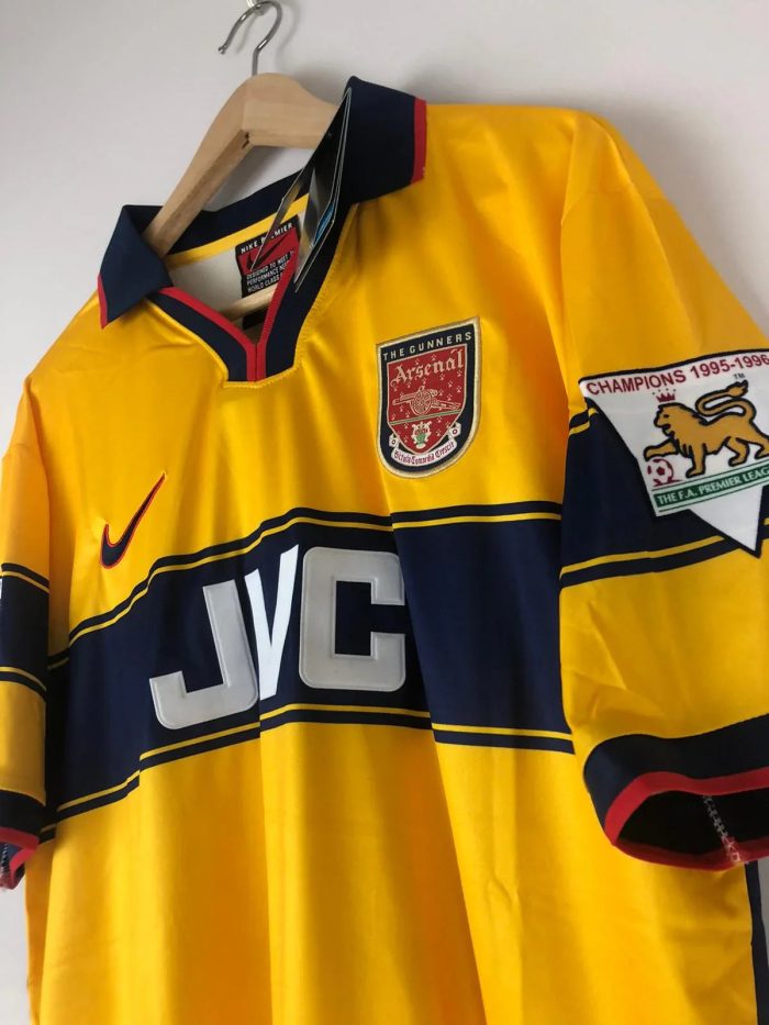 Camiseta Bergkamp Arsenal FC Visitante 1998-99 Retro - Fútbol Club Vintage