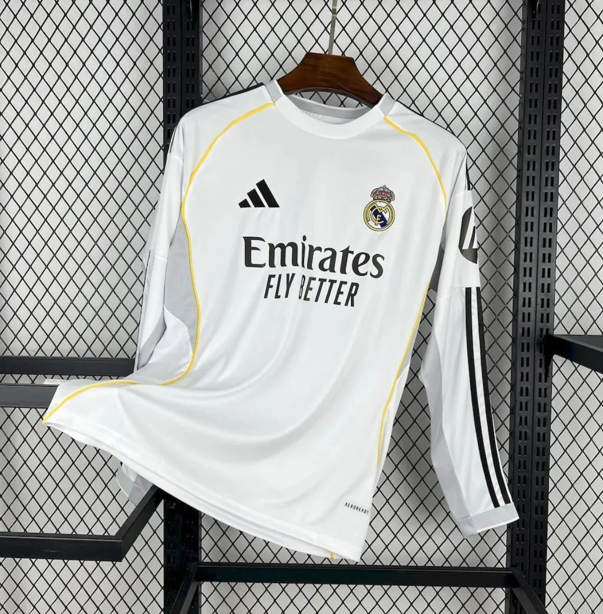 images Camiseta Real Madrid 2025-26 Manga Larga - Fútbol Club Vintage