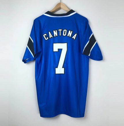 Camiseta Retro Cantona Manchester United FC Visitante 1996-97 - Fútbol Club Vintage