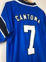 Camiseta Retro Cantona Manchester United FC Visitante 1996-97 - Fútbol Club Vintage