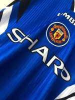 Camiseta Retro Cantona Manchester United FC Visitante 1996-97 - Fútbol Club Vintage