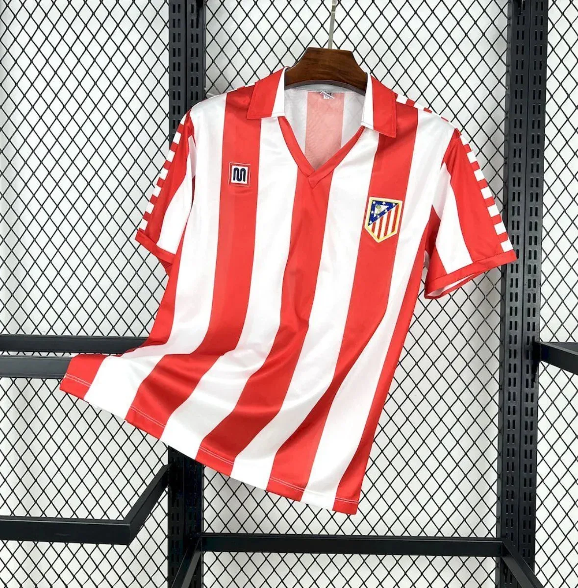 images Camiseta Retro Club Atlético de Madrid 1982-83 - Fútbol Club Vintage