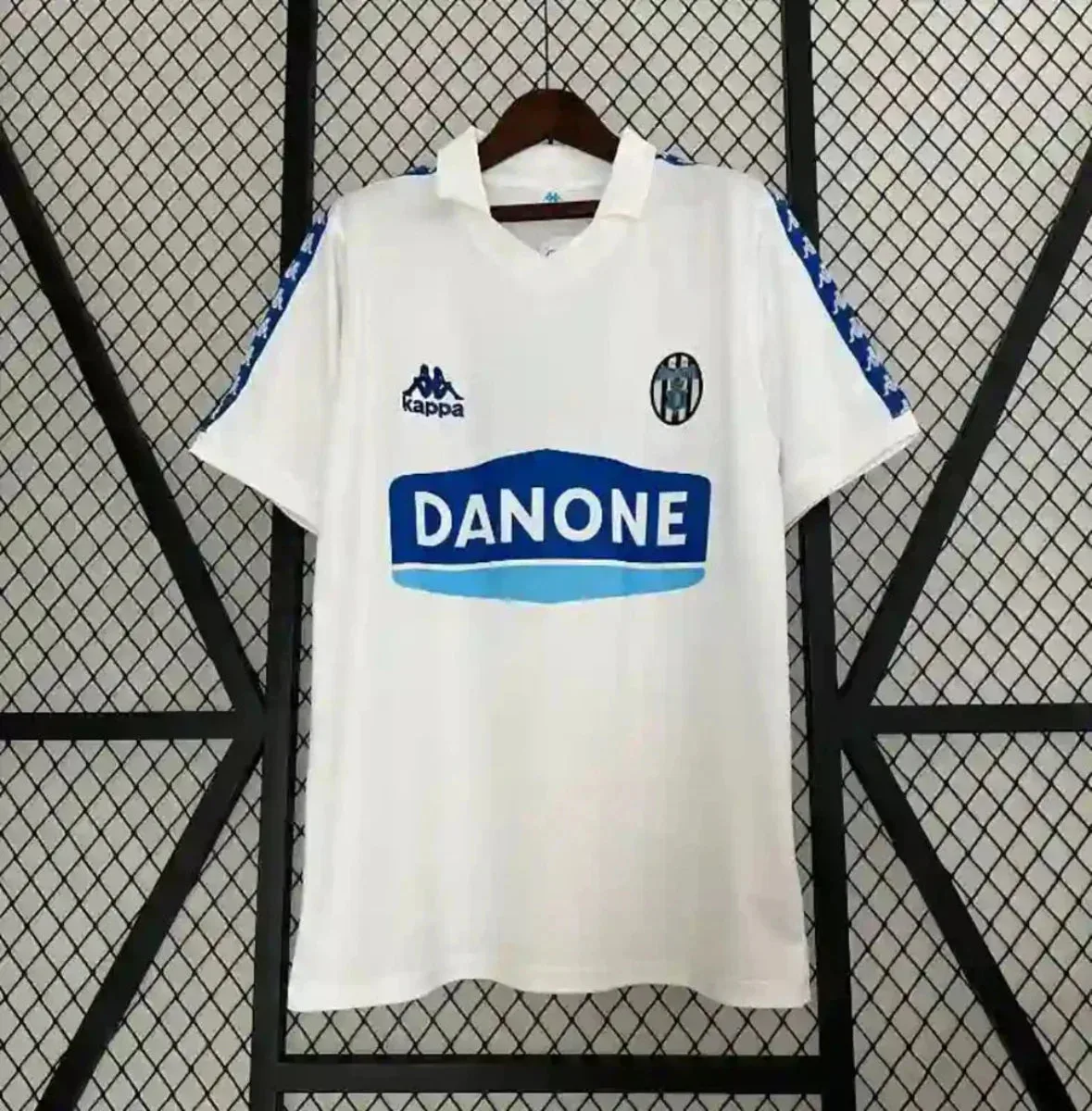images Camiseta Retro Juventus de Turín Visitante 1990-92 - Fútbol Club Vintage