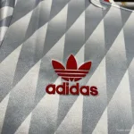 Camiseta Liverpool FC Edición Beatles 2024 - Imagen 4