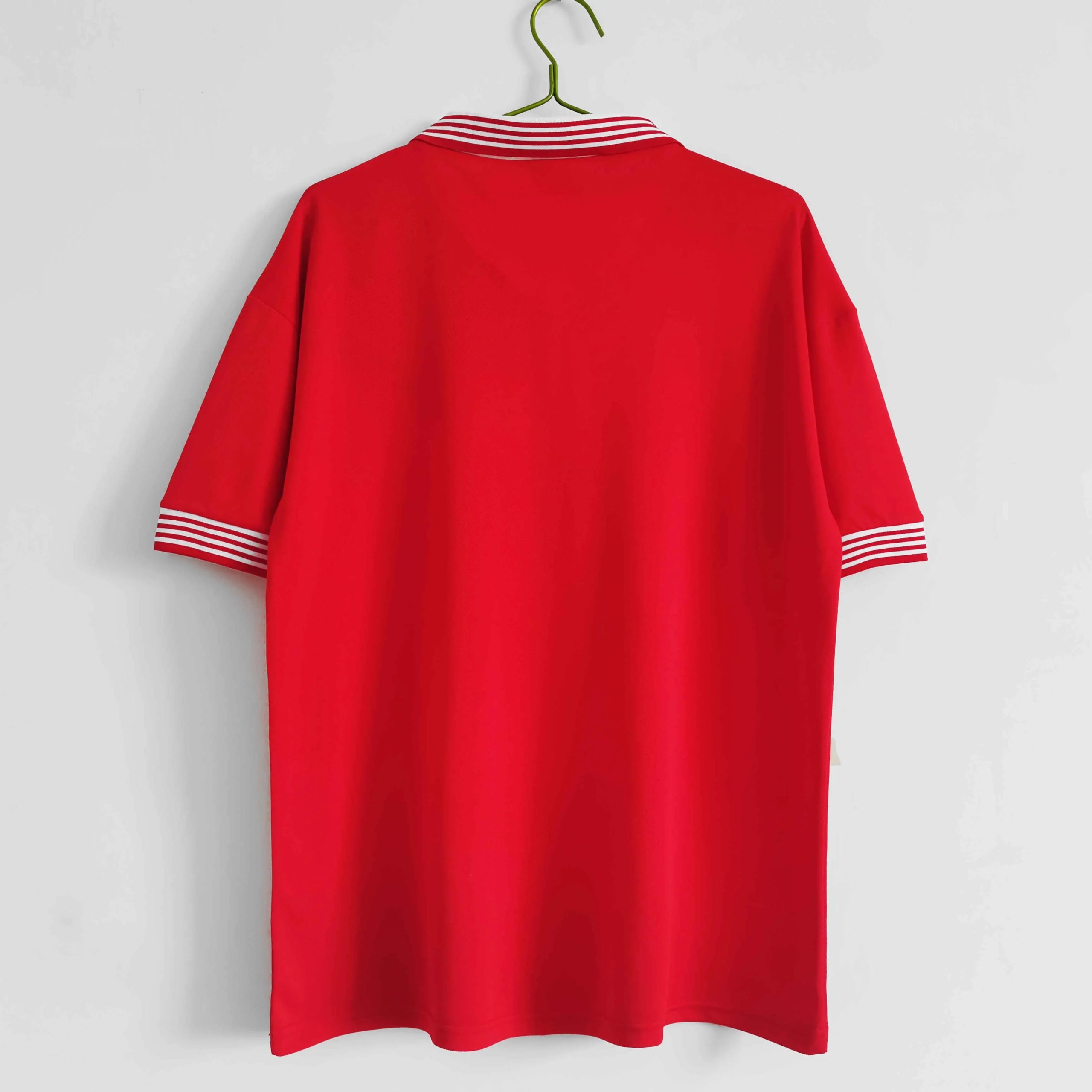 Camiseta Retro Manchester United FC 1977 - Fútbol Club Vintage