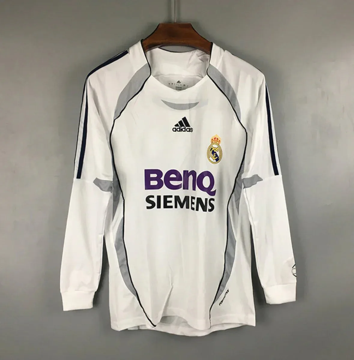 Real Madrid Manga Larga 2006 Real Madrid Manga Larga 2006 - Fútbol Club Vintage