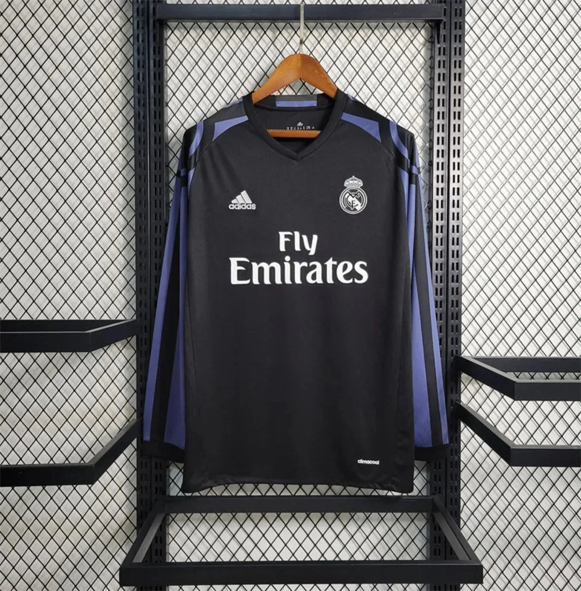 Real Madrid Visitante (3º) Manga Larga 2016 Real Madrid Visitante (3º) Manga Larga 2016 - Fútbol Club Vintage