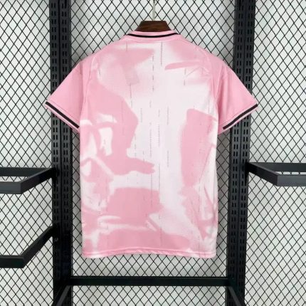Real Madrid Edición Especial Rosa 2024-25 - Fútbol Club Vintage