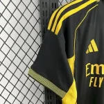 Camiseta Real Madrid Edición Especial Negro y Amarillo 2025-26 - Fútbol Club Vintage