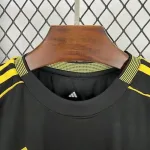 Camiseta Real Madrid Edición Especial Negro y Amarillo 2025-26 - Fútbol Club Vintage