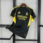 Camiseta Real Madrid Edición Especial Negro y Amarillo 2025-26 - Fútbol Club Vintage