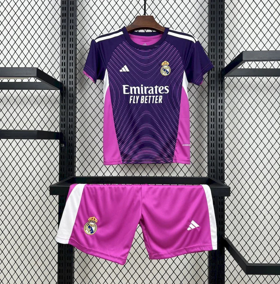 images Real Madrid Niños Portero Morada 2025-26 - Fútbol Club Vintage