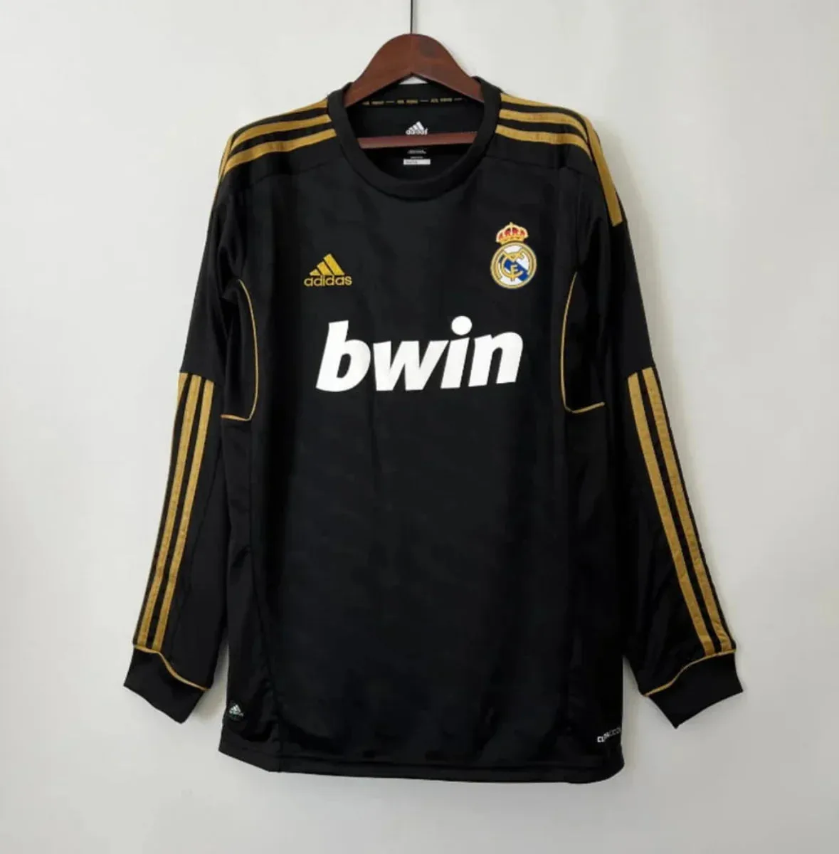images Camiseta Clásica Real Madrid Visitante Manga Larga 2011-12 - Fútbol Club Vintage