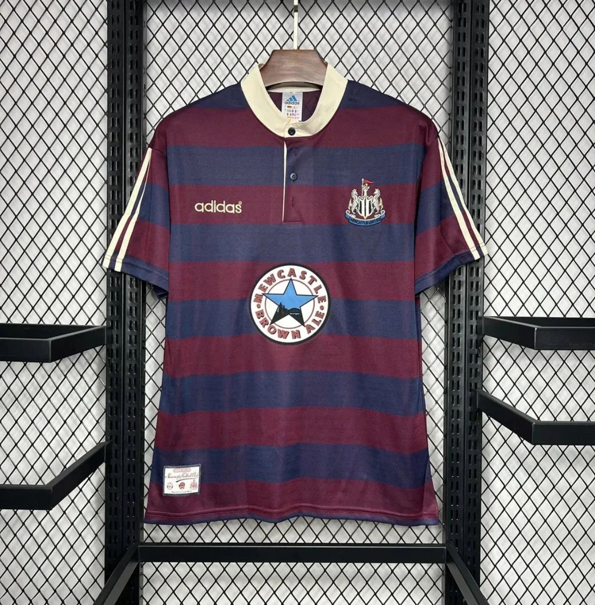 images Camiseta Retro Newcastle United Visitante 1995-96 - Fútbol Club Vintage