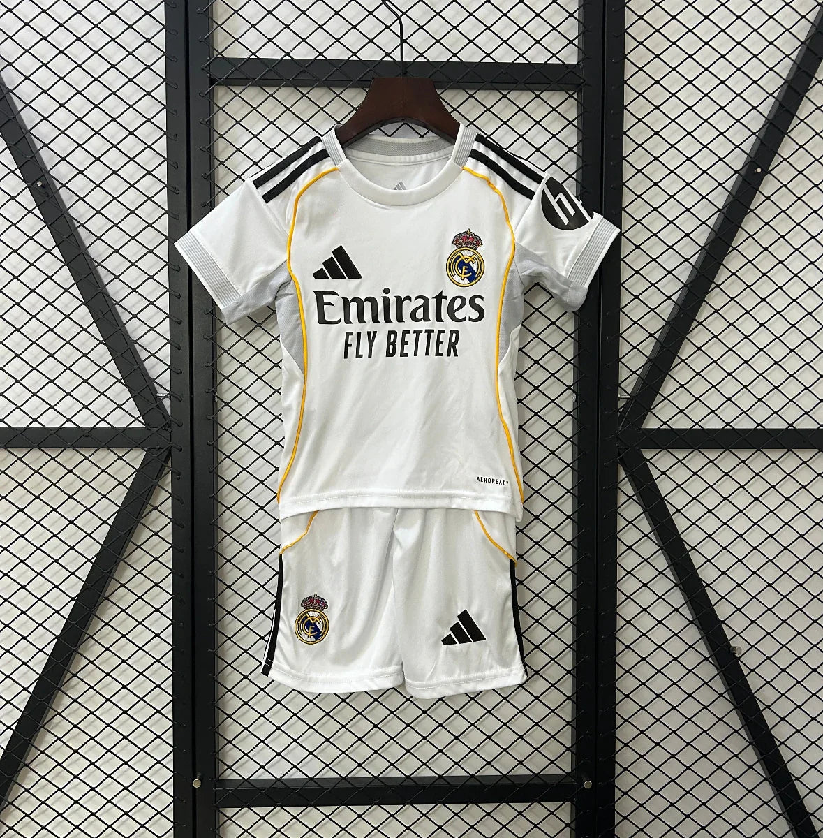images Real Madrid Niños 2025-26 - Fútbol Club Vintage