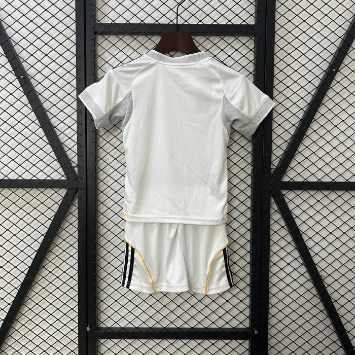 Real Madrid Niños 2025-26 - Fútbol Club Vintage