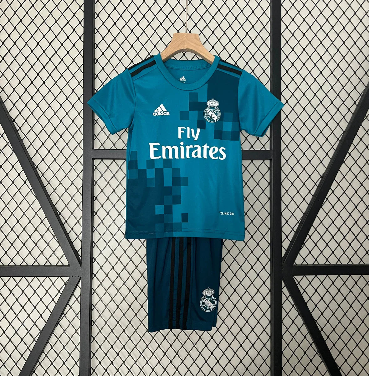 Retro Real Madrid Visitante 3ª Niños 2017-18 - Fútbol Club Vintage