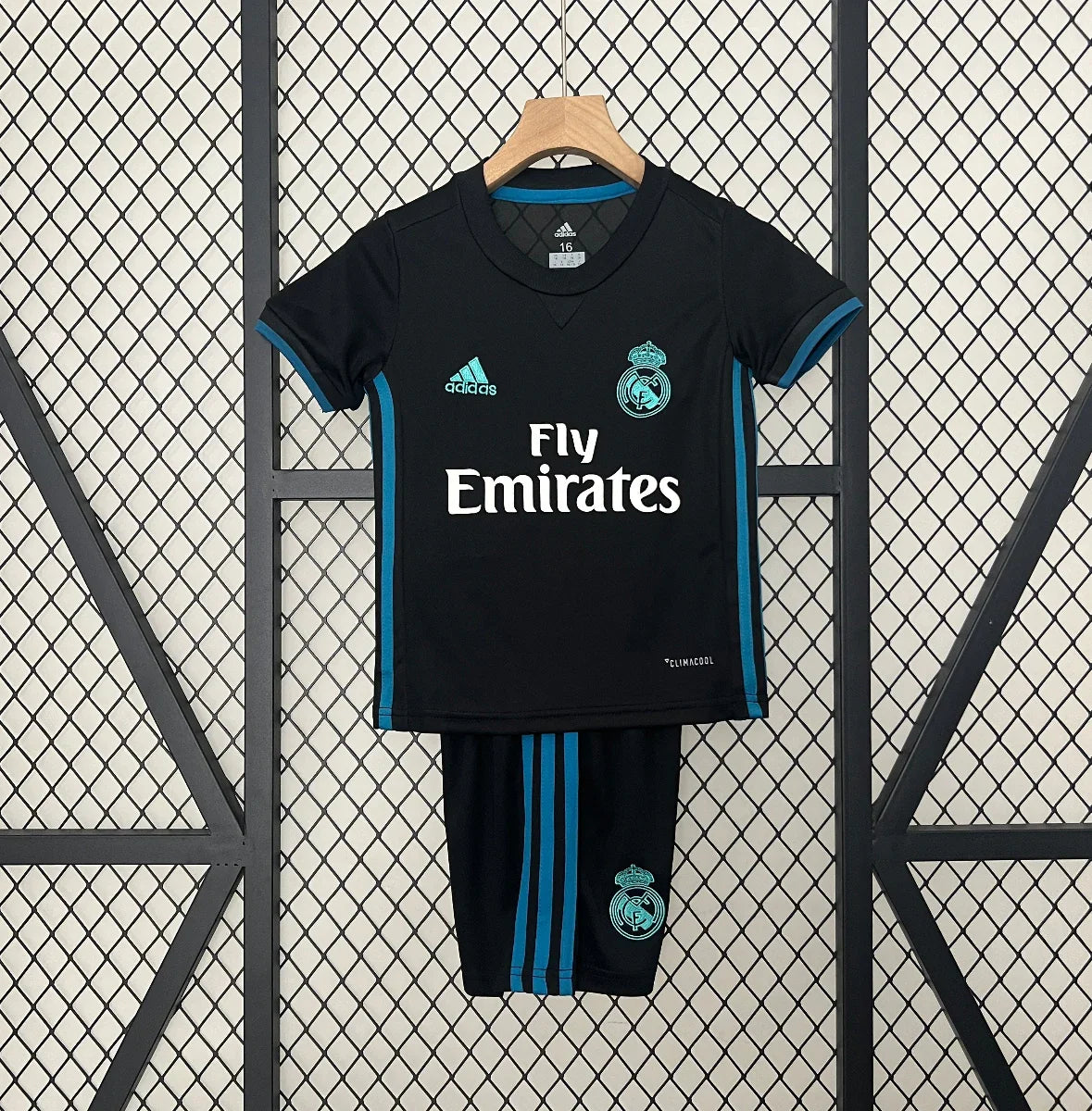 Retro Real Madrid Visitante Niños 2017-18 - Fútbol Club Vintage