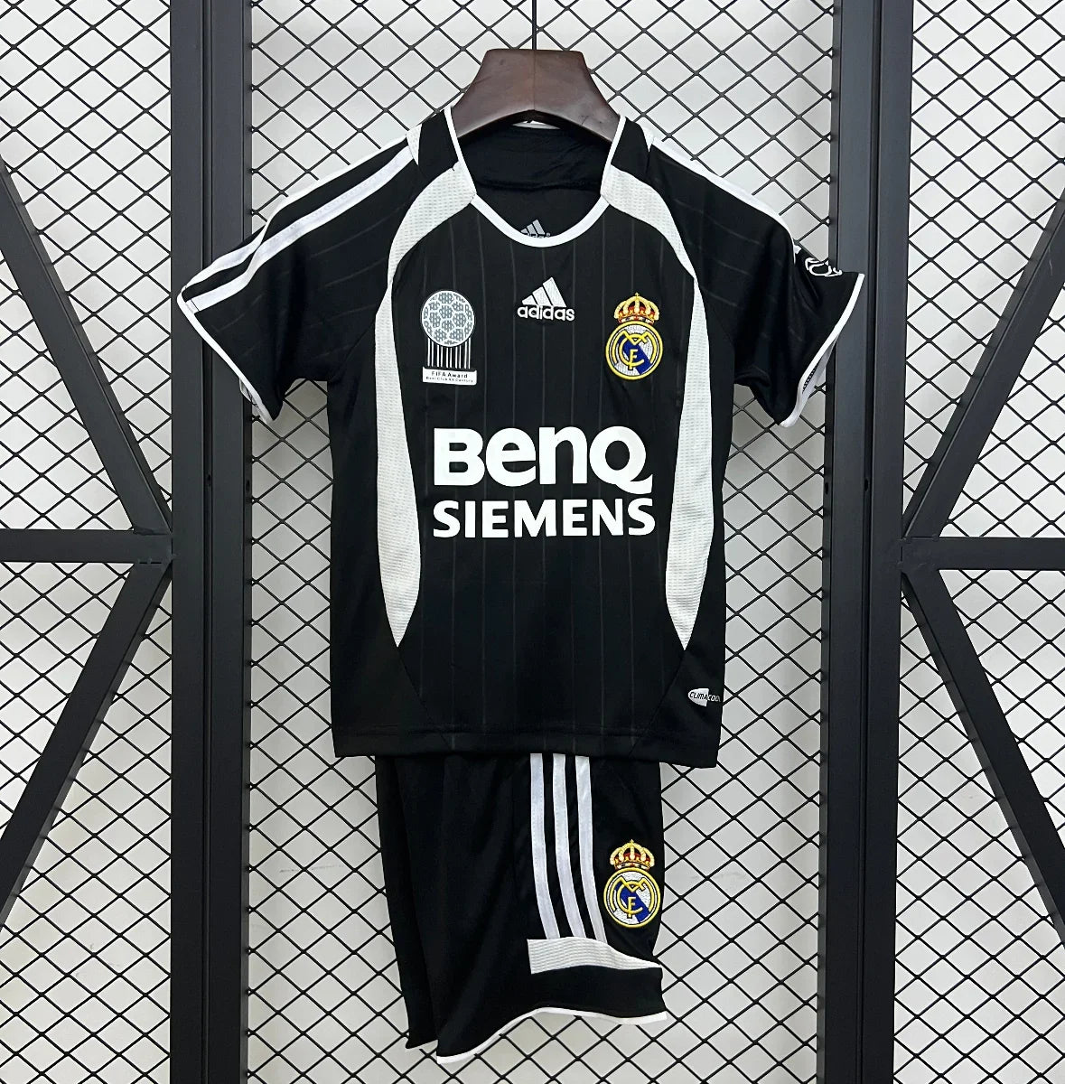 Retro Real Madrid Niños Visitante 2006-07 - Fútbol Club Vintage