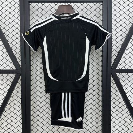 Retro Real Madrid Niños Visitante 2006-07 - Fútbol Club Vintage