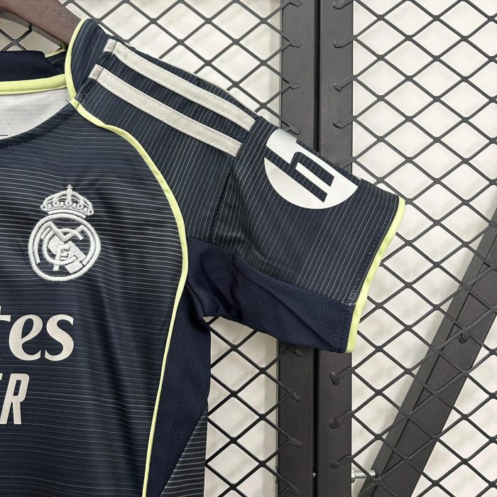 Real Madrid Niños Visitante 2025-26 - Fútbol Club Vintage