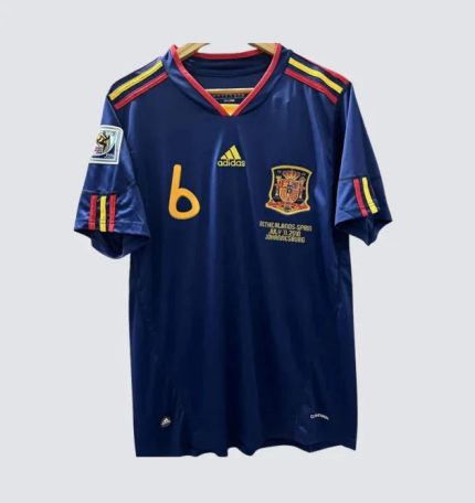Camiseta Retro España 2010-11 Iniesta - Fútbol Club Vintage